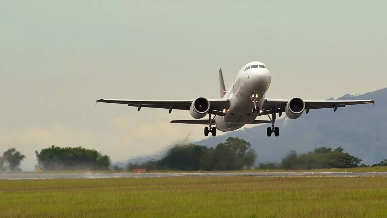 IndiGo Airlines LKO Terminal – Chaudhary Charan Singh Intl. Airport