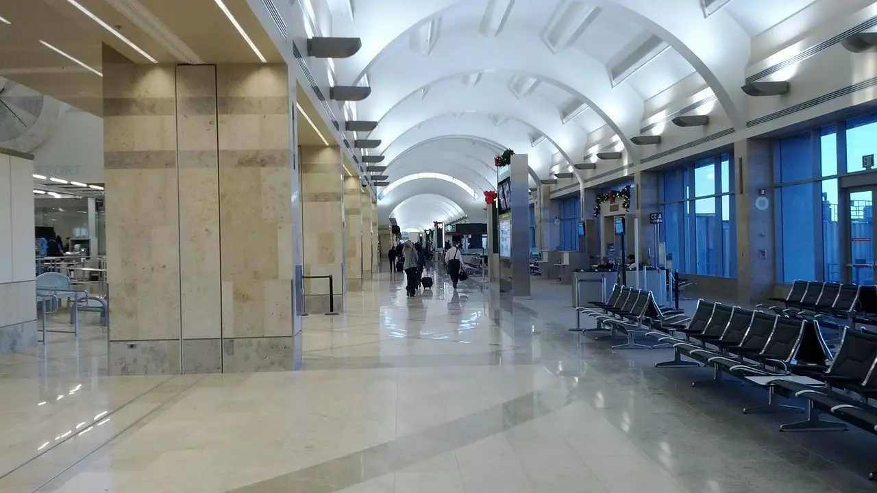 LOT Polish Airlines OTP Terminal – Henri Coandă Intl. Airport